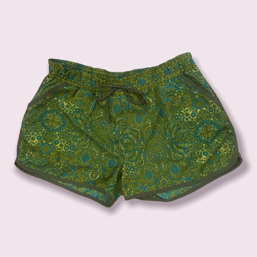 Vintage green paisley print shorts